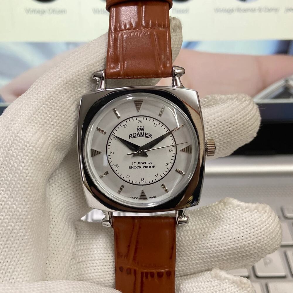 Vintage 1980 Roamer Manual Mens Silver Watch W/Leather Strap & Gray accents - Picture 5 of 7